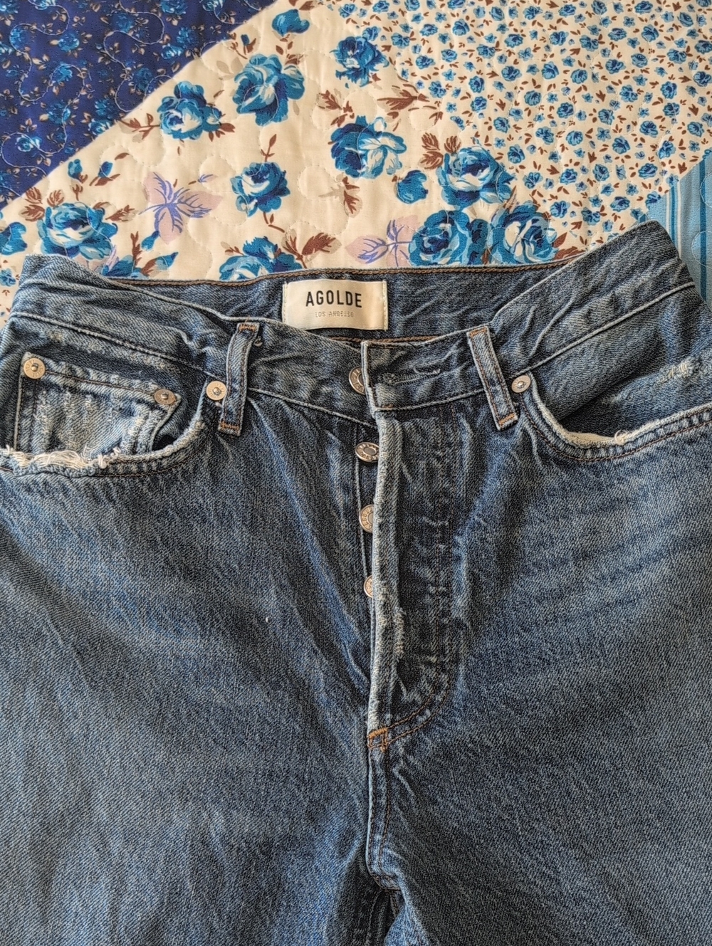 Agolde Riley Button Fly Cropped Jeans - Picture 2 of 8